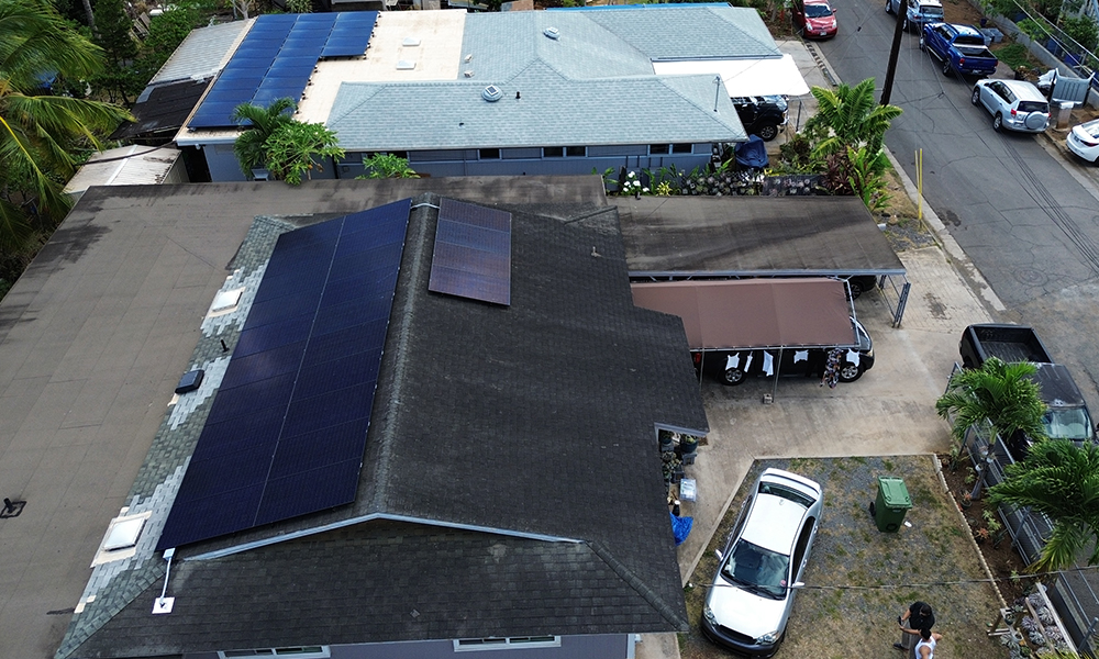 Go Local Powur residential solar installation in a Hawaii neighborhood, providing clean energy solutions.